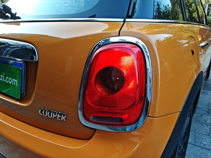 2016 1.5T COOPER 5-Door photo 7