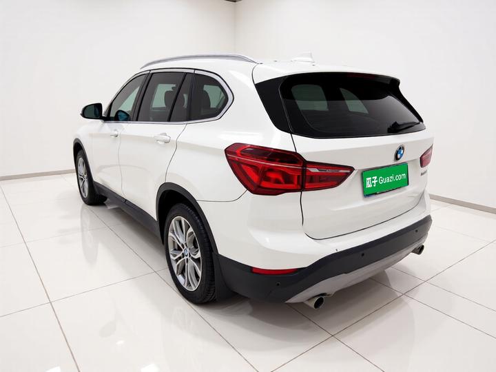 X1 2018 sDrive20Li Leading photo 4