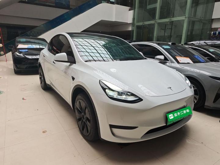 Model Y 2023 RWD photo 3