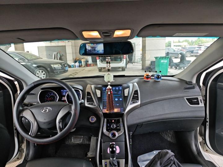 Elantra 2015 1.6L AT Leading photo 2