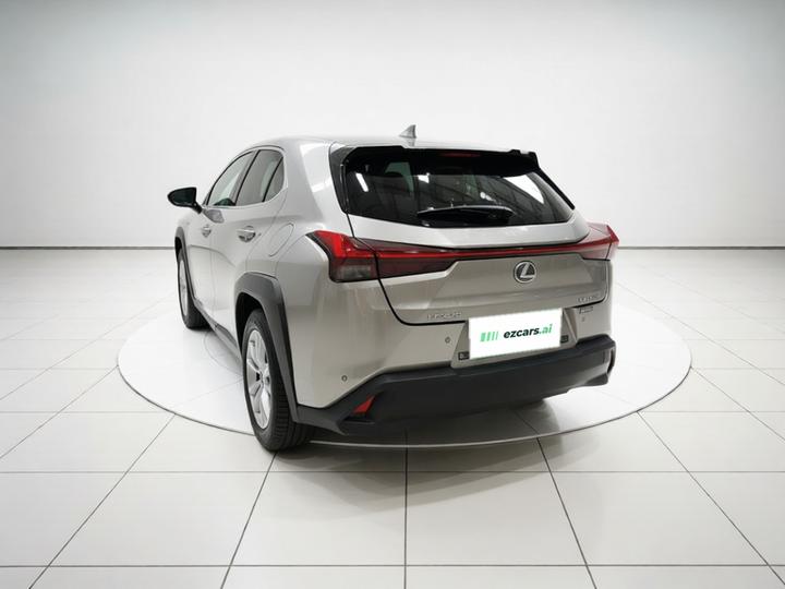 UX 2020 260h photo 4