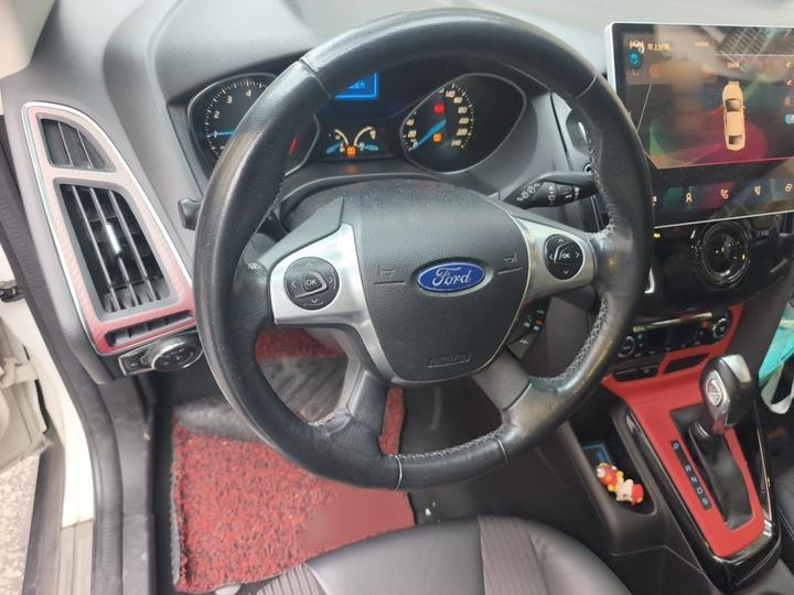 Focus 2012 Hatchback 1.6L AT photo 3
