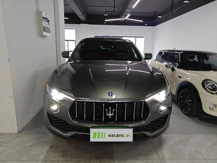 Levante 2016 3.0T Standard photo 2