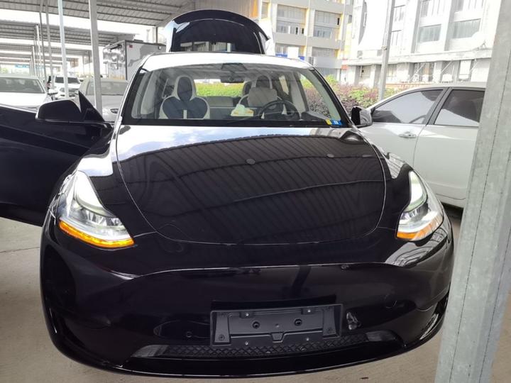 Model Y 2023 RWD photo 2