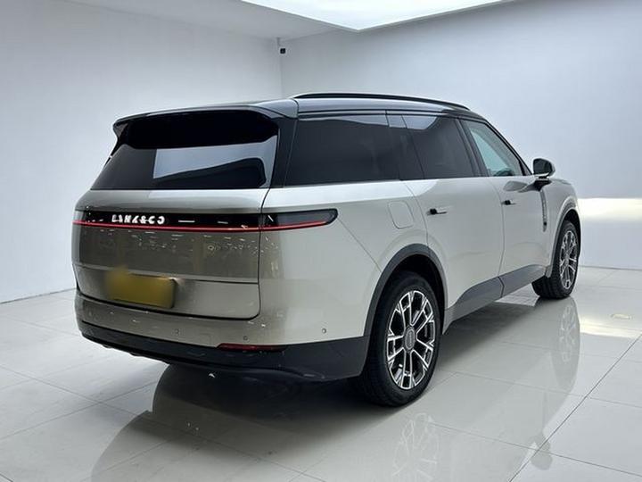 900 2025 1.5T Ultra 6-Seater photo 4