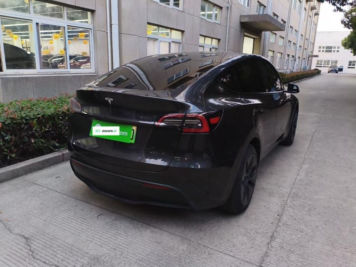 Model Y 2024 RWD photo 6