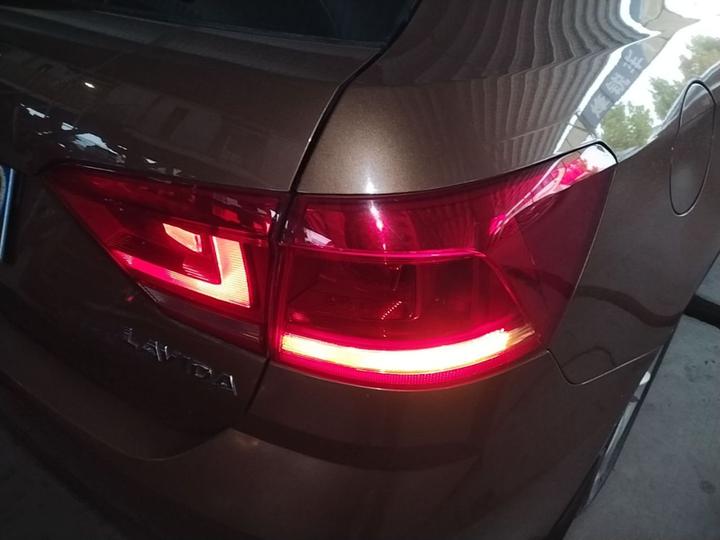 2015 1.6L AT photo 7
