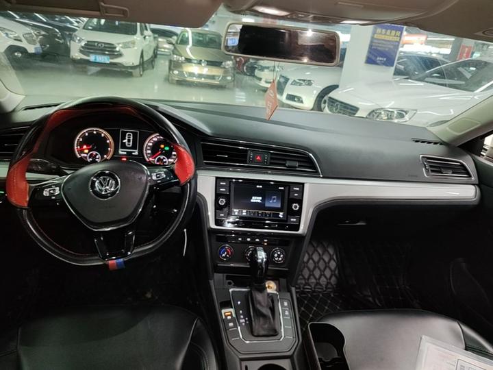 Lamando 2019 230TSI DSG China V photo 4