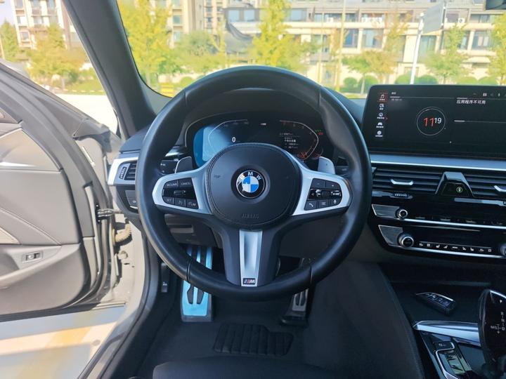 5 Series Imported 2022 Facelift 540i M Sport Package photo 6