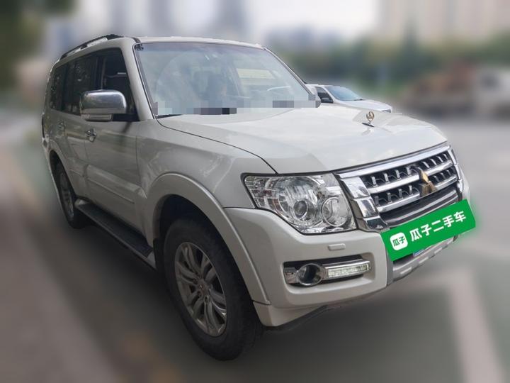 Pajero Parallel Import V97 3.8L 5-Door GLS photo 3