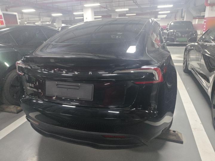 Model 3 2023 RWD photo 3