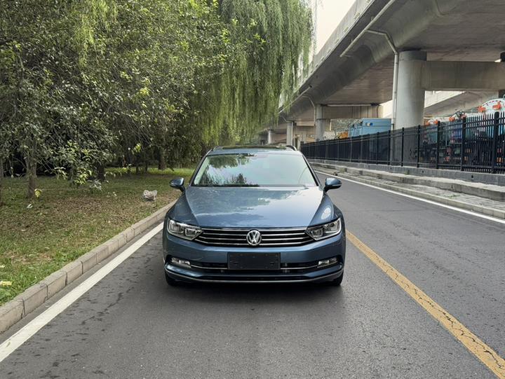 2018 380TSI RWD photo 2