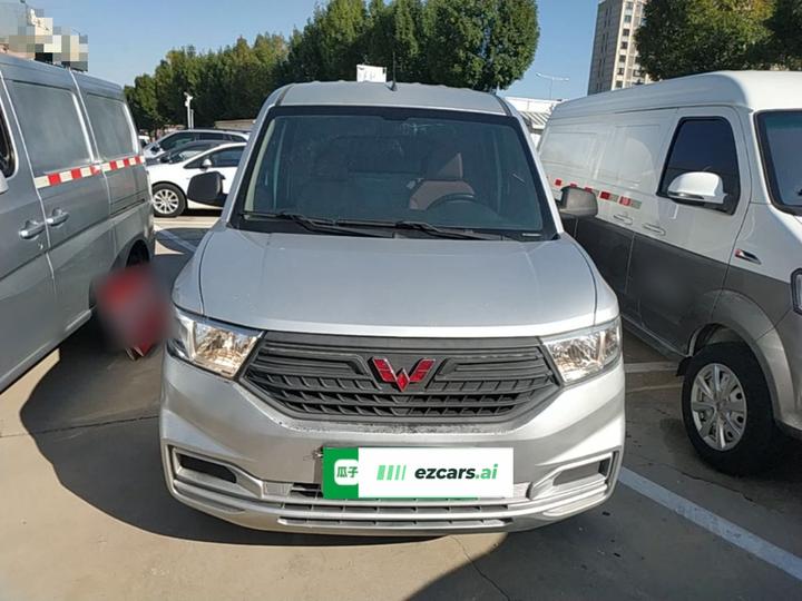 Wuling Hongguang V 2021 1.5L LAR photo 2