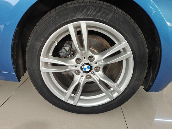 3 SeriesGT 2019 320i M Sport Package photo 8