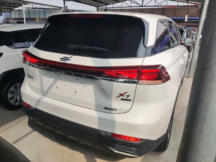 X7 PLUS 2022 1.5T AT Exclusive photo 4