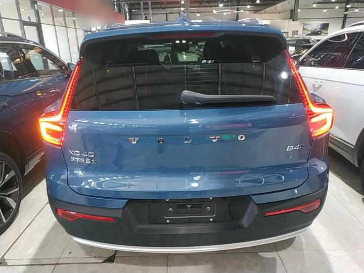 XC40 2023 B4 AWD Luxury photo 3