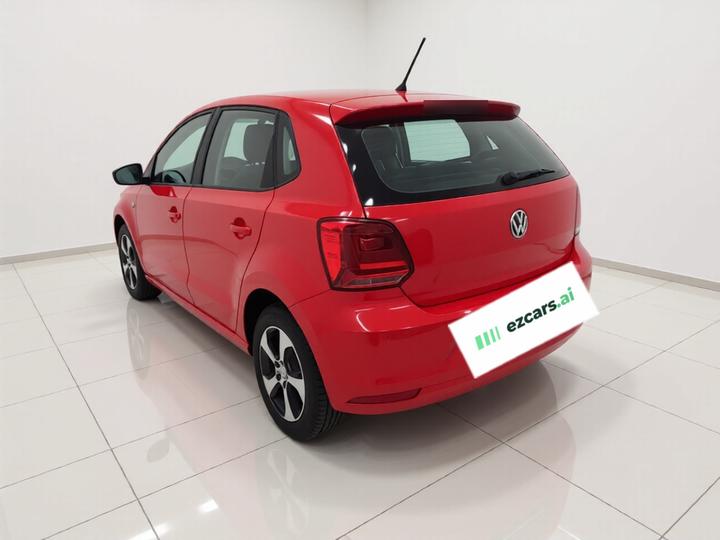 Polo 2016 1.6L AT Comfort photo 4