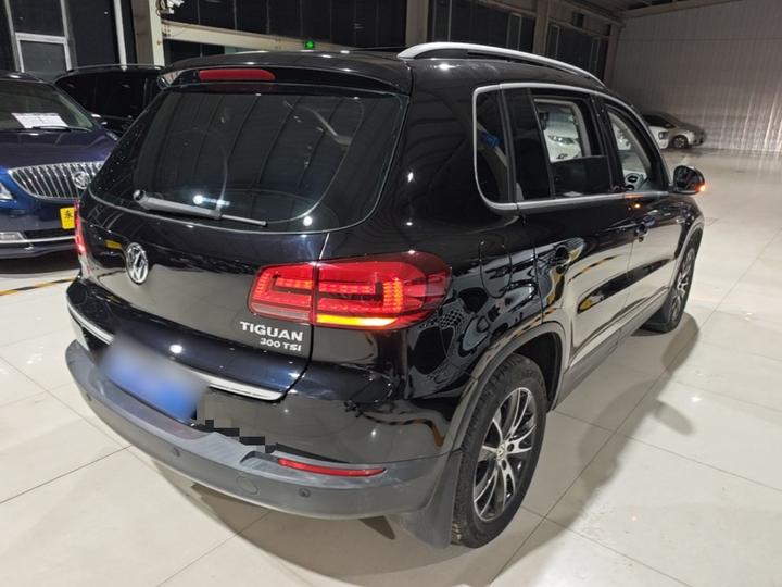 Tiguan 2016 300TSI AT AWD Luxury photo 4