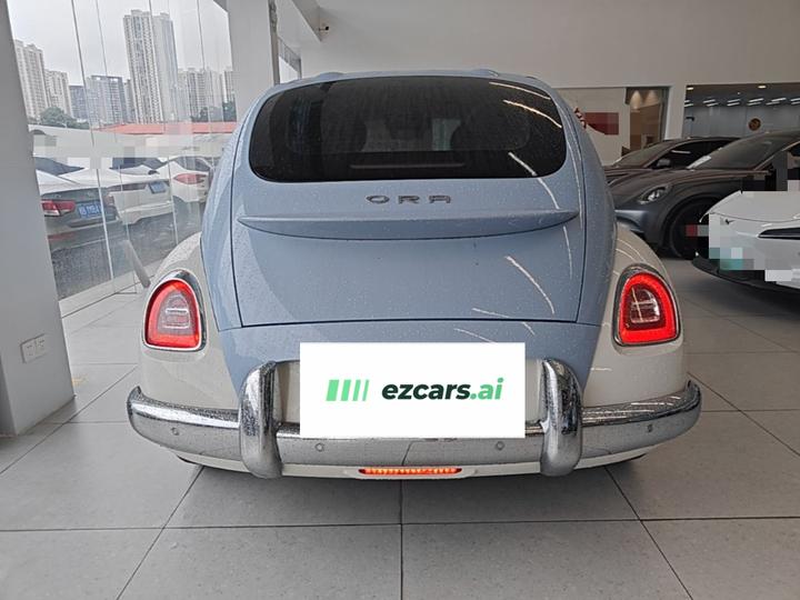 2023 401km Premium photo 3