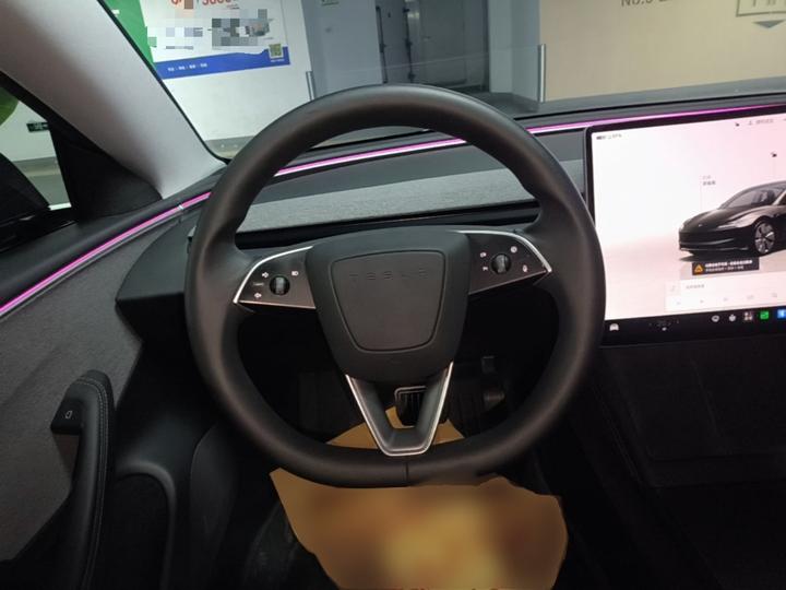 Model 3 2023 RWD photo 6