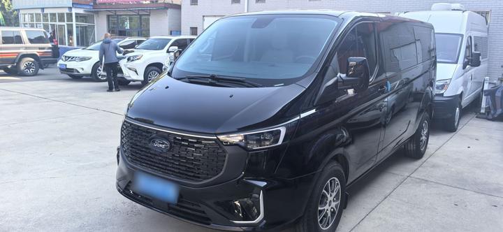 Transit 2023 2.0T Diesel AT Medium Wheelbase 7/8/9-Seater