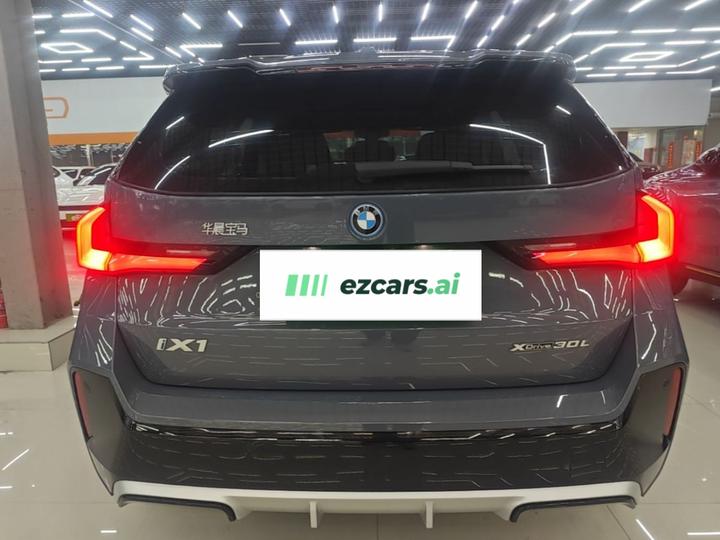 iX1 2023 eDrive25L M Sport Package photo 5