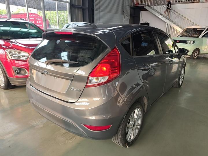 2013 Hatchback 1.5L AT photo 4