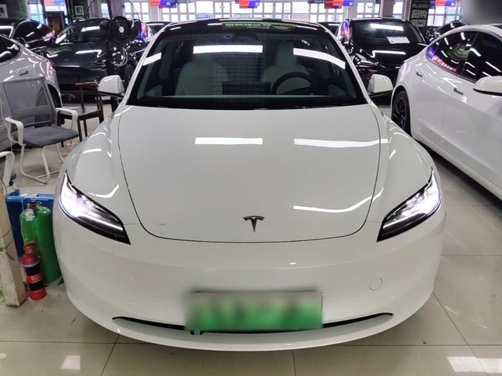 Model 3 2023 RWD photo 2