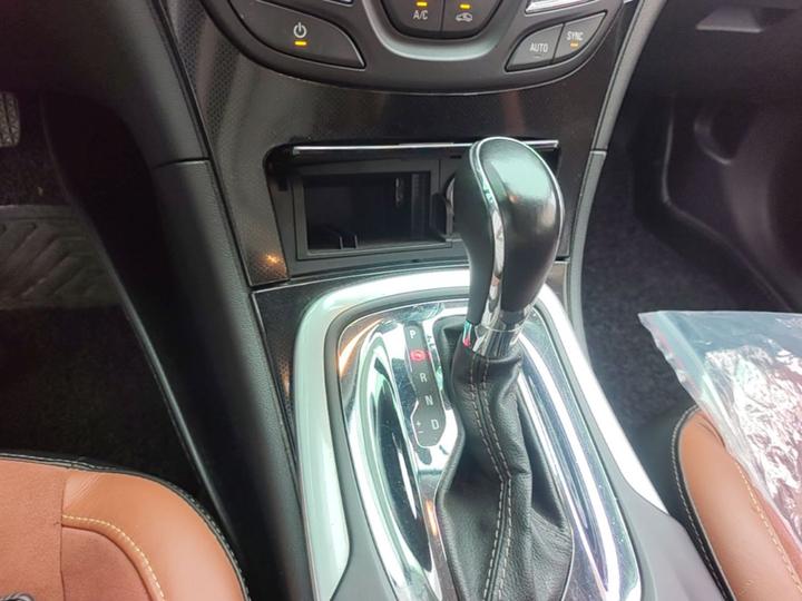 Regal 2015 1.6T Elite Tech photo 6