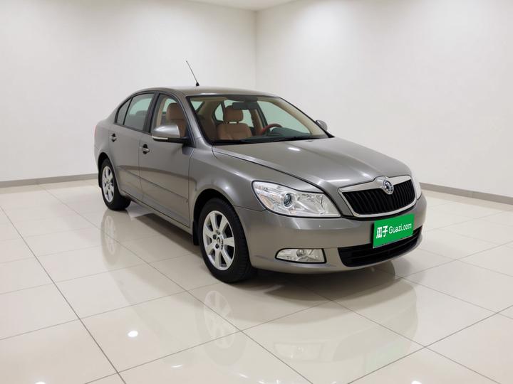 Octavia 2015 Classic 1.6L MT photo 3