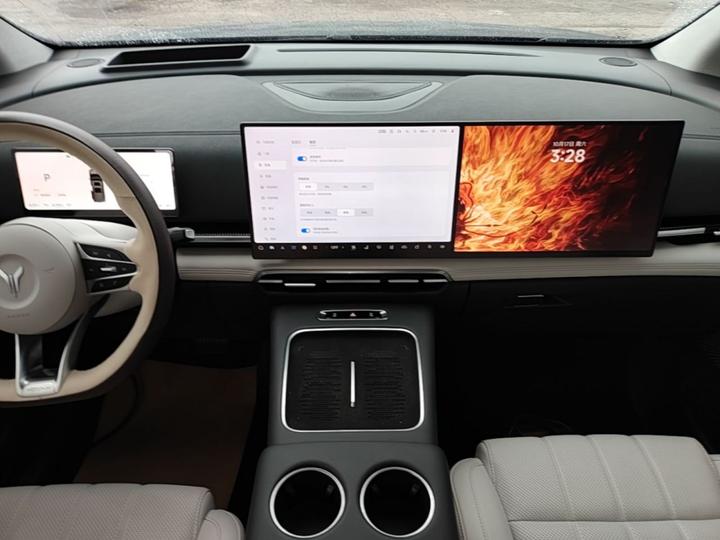 Voyah Dreamer 2025 PHEV AWD Flagship photo 8