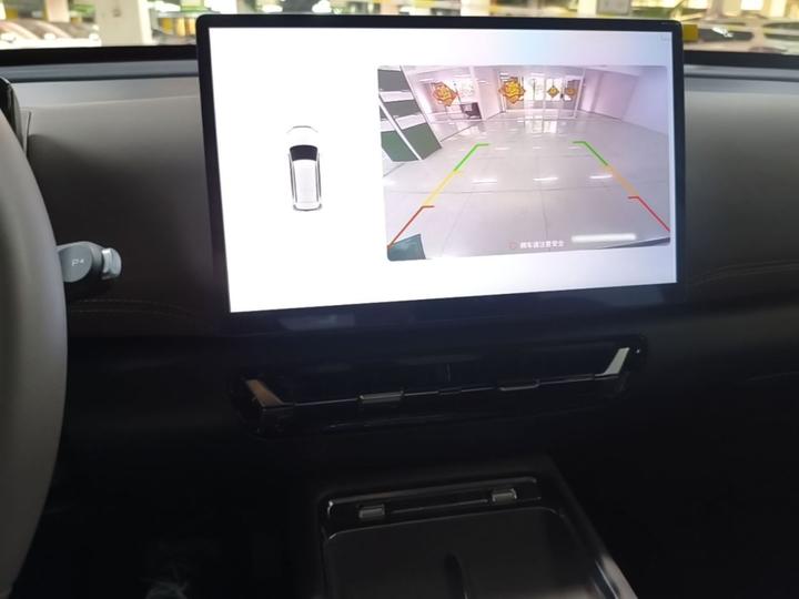560 EV 2026 125km Luxury photo 8