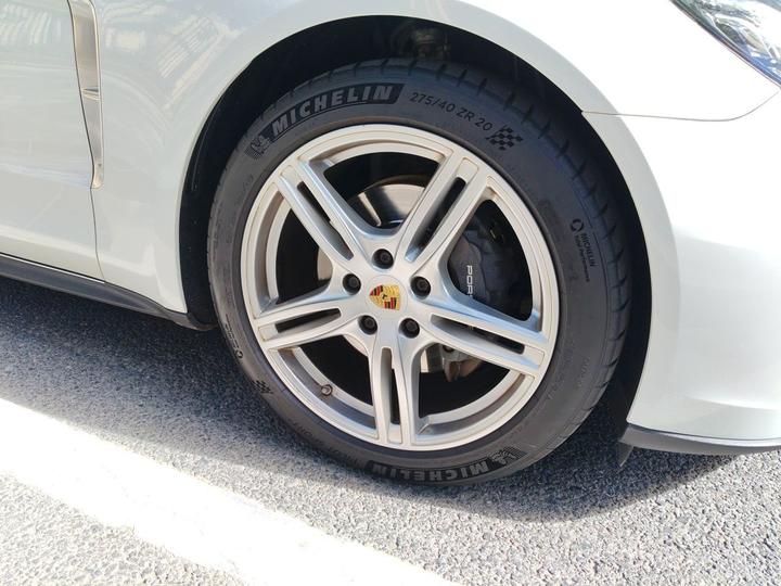 2017 Panamera Executive Extended 3.0T photo 8