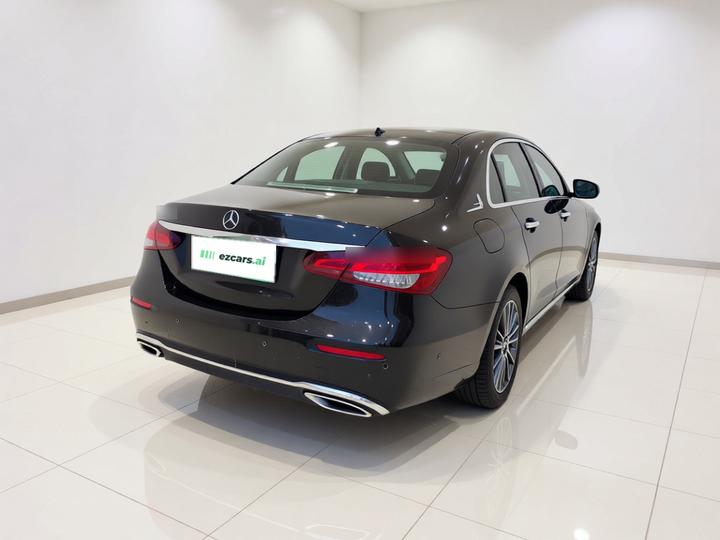 E-Class 2021 E 260 L photo 6