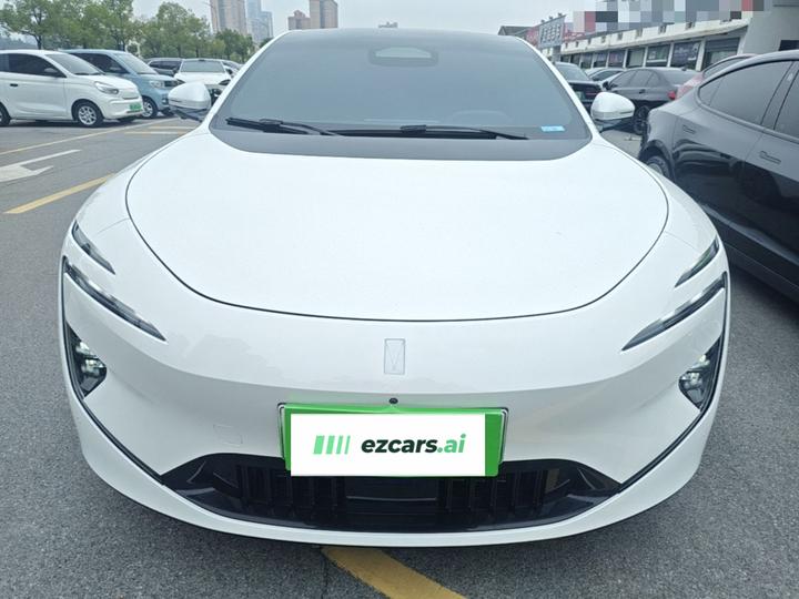 12 2024 Facelift 700 RWD photo 2