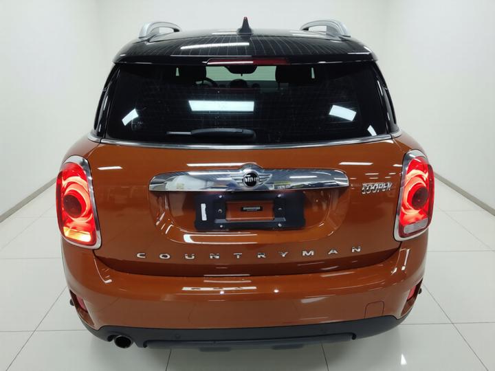 2017 1.5T COOPER ALL4 Wagon photo 3
