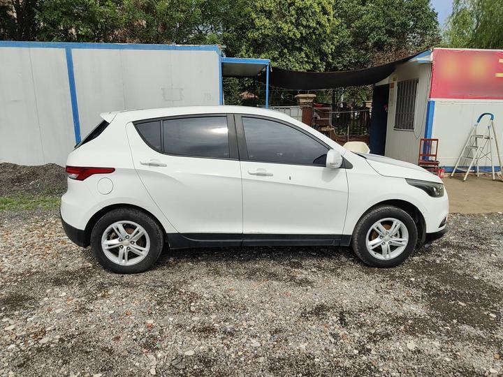 FAW D60 2015 1.5L MT Standard photo 3