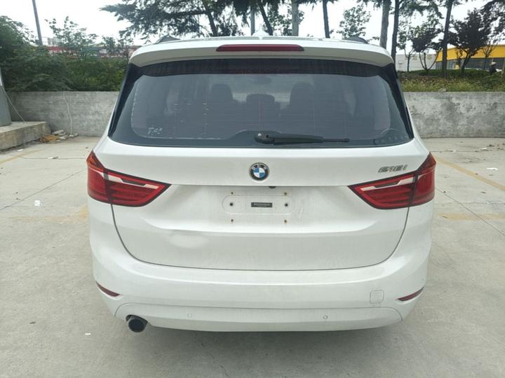 2 Series Wagon 2015 218i Leading photo 5