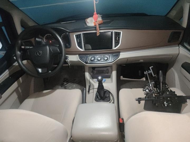Lingzhi 2019 M5L 1.6L 7-Seater China VI photo 5