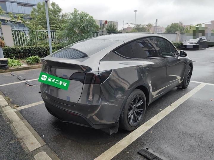 Model Y 2024 RWD photo 6