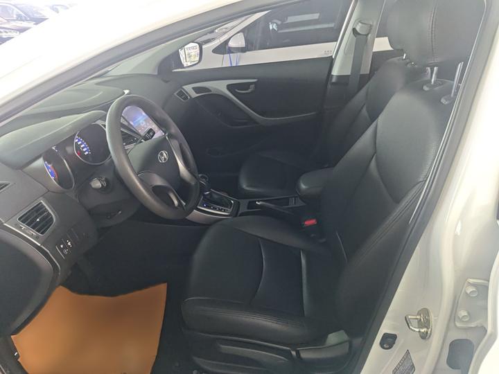 Elantra 2016 1.6L AT Smart photo 8