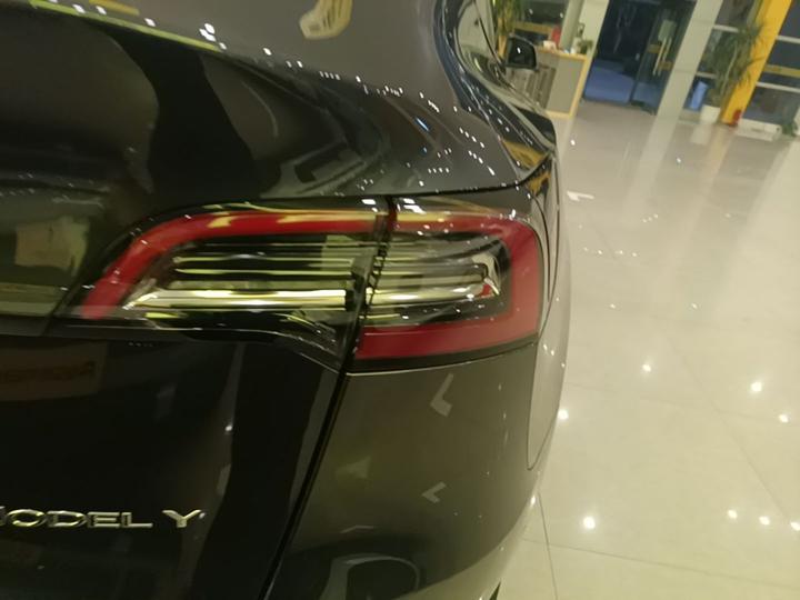 Model Y 2024 RWD photo 7
