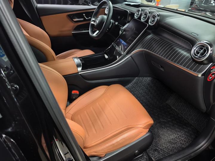 GLC 2024 GLC 300 L 4MATIC Luxury 5-Seater photo 8