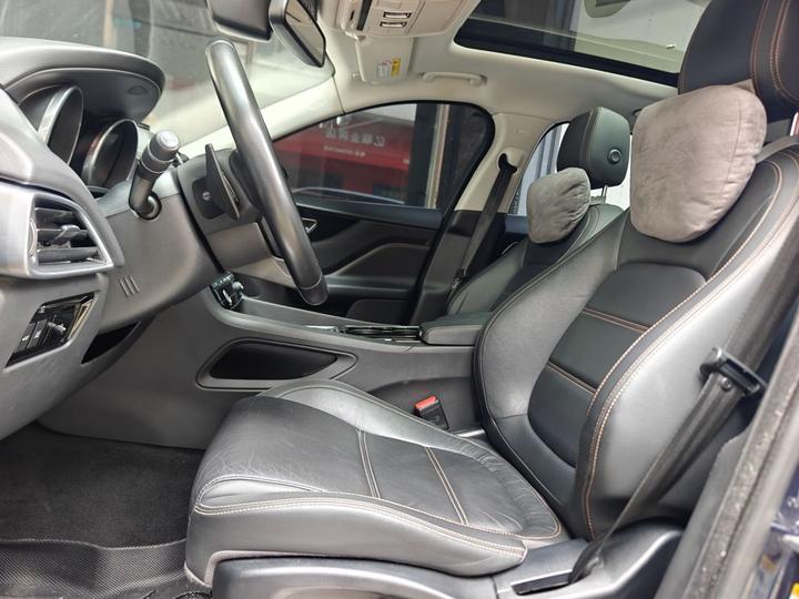 F-PACE 2016 2.0T RWD Exclusive photo 6