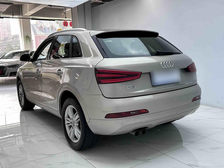 Q3 2015 30 TFSI Comfort photo 2