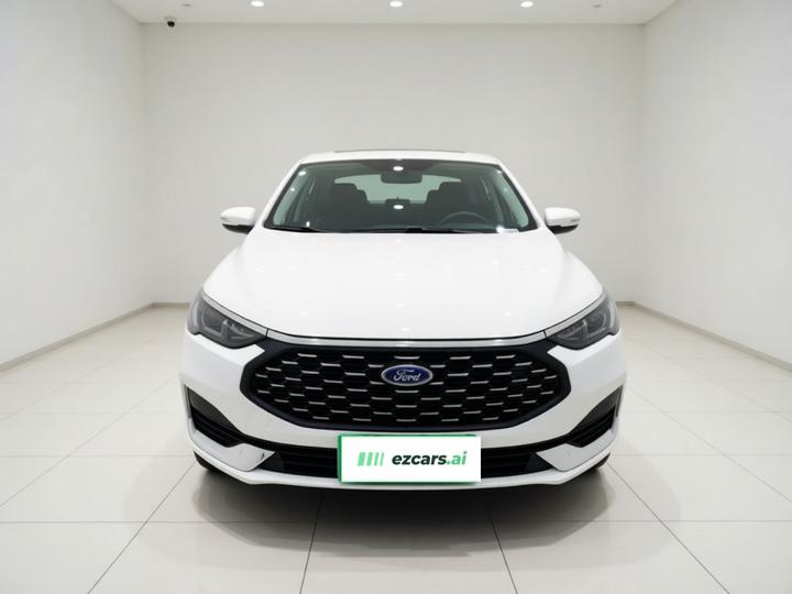 Escort 2021 1.5L AT photo 2
