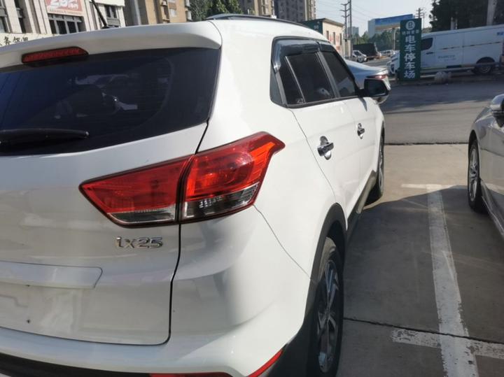 ix25 2017 1.6L AT Smart photo 7