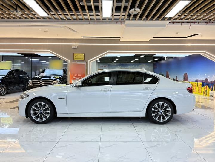 5 Series 2017 528Li Leading photo 4