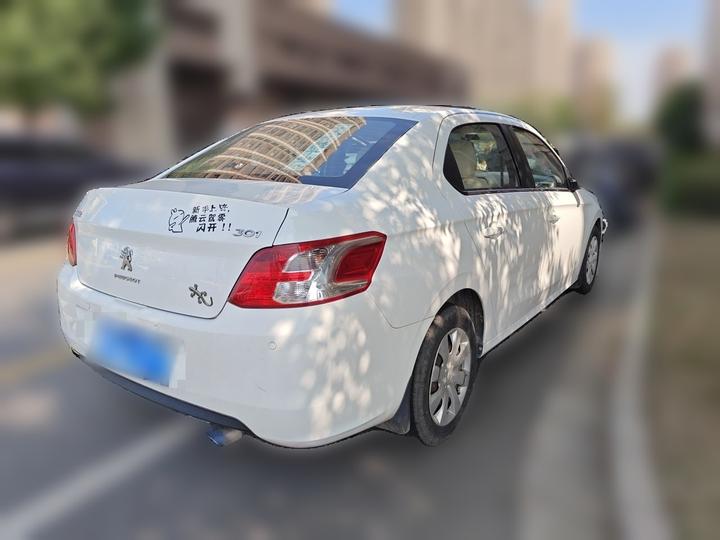 301 2014 1.6L MT Comfort photo 6