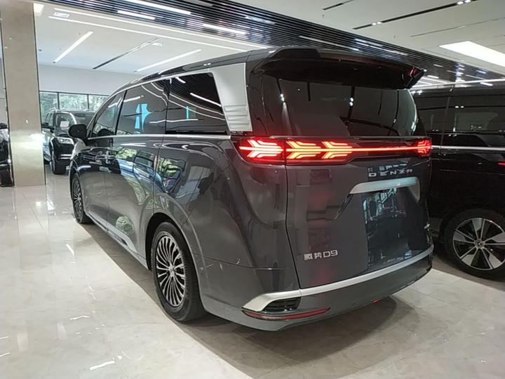 D9 2025 DM-i ADAS 1020 AWD Noble photo 4